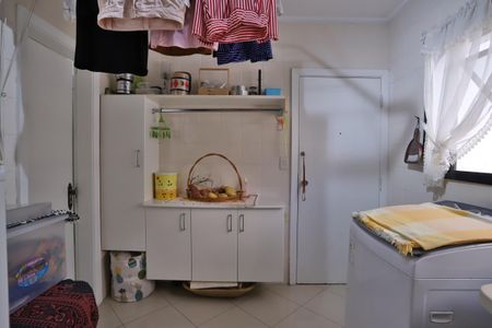 Apartamento à venda com 220m², 3 quartos e 3 vagasLavanderia