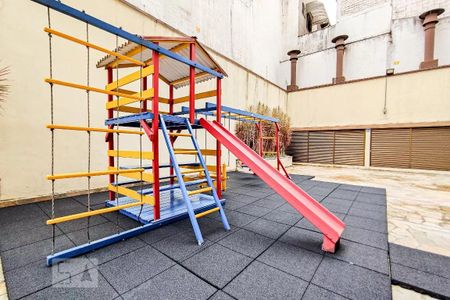 Apartamento à venda com 105m², 3 quartos e 1 vaga Apartamento à venda com 105m², 3 quartos e 1 vagaÁrea comum - Playground