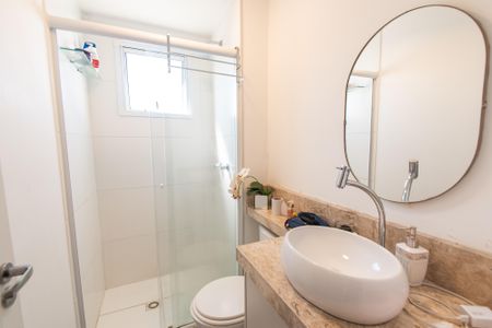 Apartamento à venda com 66m², 3 quartos e 2 vagasBanheiro da suíte