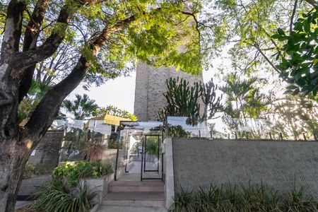 Apartamento à venda com 245m², 4 quartos e 2 vagasFachada