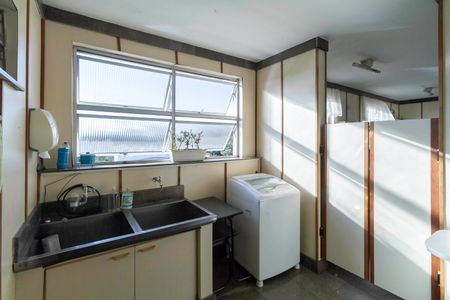 Apartamento à venda com 245m², 4 quartos e 2 vagasÁrea de serviço 