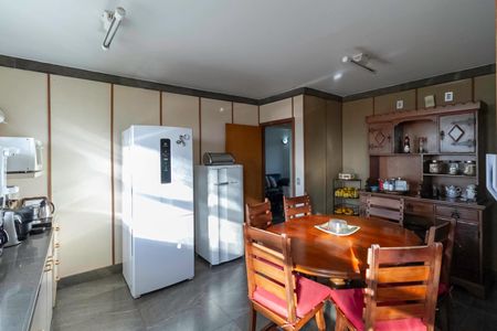 Apartamento à venda com 245m², 4 quartos e 2 vagasCozinha
