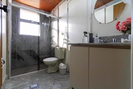 Apartamento à venda com 245m², 4 quartos e 2 vagasBanheiro social 