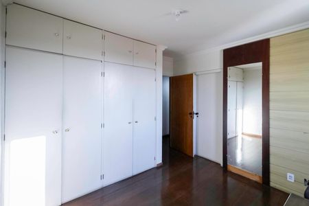 Apartamento à venda com 245m², 4 quartos e 2 vagasQuarto 2