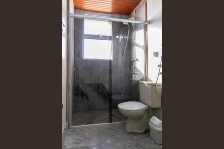 Apartamento à venda com 245m², 4 quartos e 2 vagasBanheiro social 