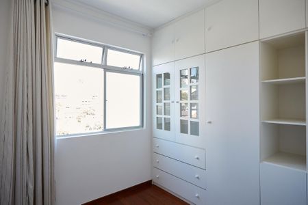 Apartamento à venda com 135m², 3 quartos e 1 vagaQuarto 2