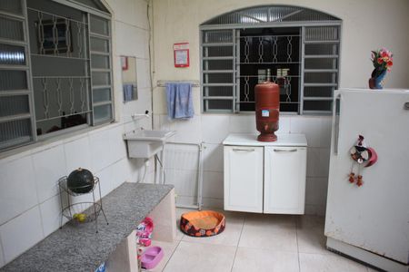 Casa à venda com 320m², 4 quartos e 4 vagasÁrea de Serviço