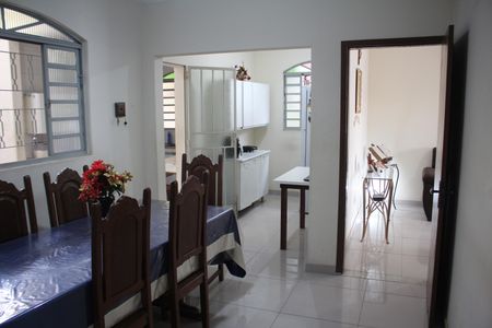 Casa à venda com 320m², 4 quartos e 4 vagasSala de Jantar