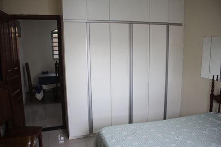 Casa à venda com 320m², 4 quartos e 4 vagasQuarto 2