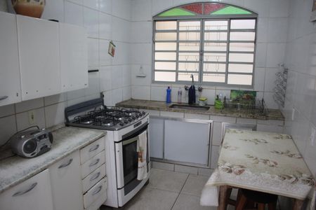 Casa à venda com 320m², 4 quartos e 4 vagasCozinha