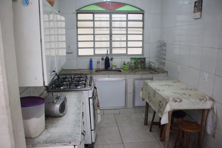 Casa à venda com 320m², 4 quartos e 4 vagasCozinha