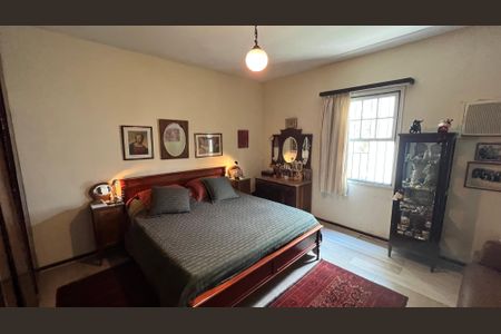 Casa à venda com 290m², 4 quartos e 3 vagasSuíte 2