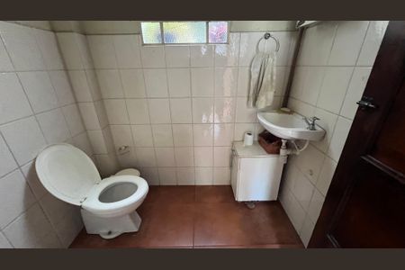 Casa à venda com 290m², 4 quartos e 3 vagasBanheiro de serviço