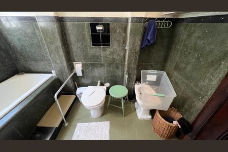 Casa à venda com 290m², 4 quartos e 3 vagasBanheiro