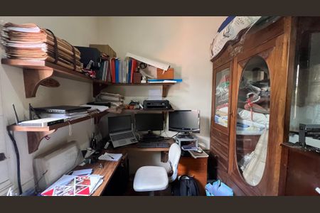 Casa à venda com 290m², 4 quartos e 3 vagasQuarto de Serviço