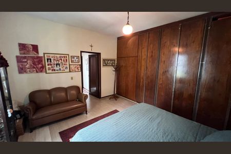 Casa à venda com 290m², 4 quartos e 3 vagasSuíte 2