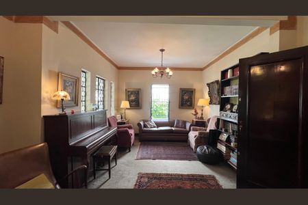 Casa à venda com 290m², 4 quartos e 3 vagasSala