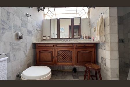 Casa à venda com 290m², 4 quartos e 3 vagasBanheiro da Suíte