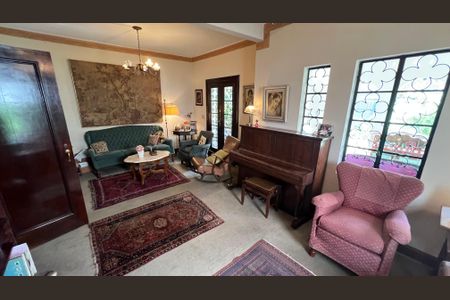 Casa à venda com 290m², 4 quartos e 3 vagasSala