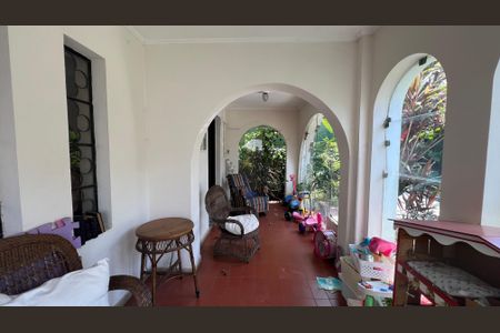 Casa à venda com 290m², 4 quartos e 3 vagasVaranda