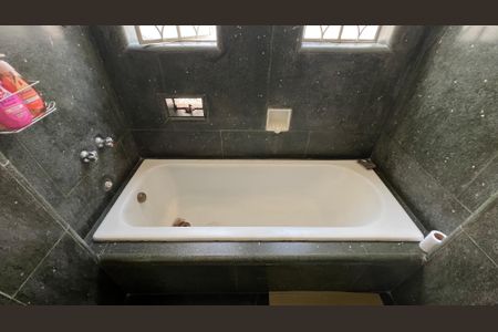 Casa à venda com 290m², 4 quartos e 3 vagasBanheiro