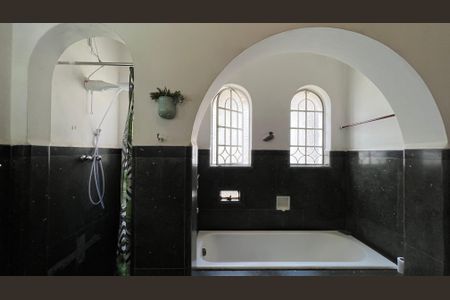 Casa à venda com 290m², 4 quartos e 3 vagasBanheiro