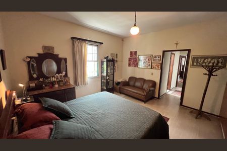 Casa à venda com 290m², 4 quartos e 3 vagasSuíte 2