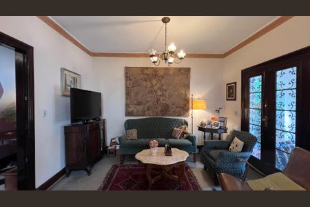 Casa à venda com 290m², 4 quartos e 3 vagasSala de TV