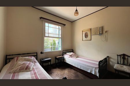 Casa à venda com 290m², 4 quartos e 3 vagasQuarto 2