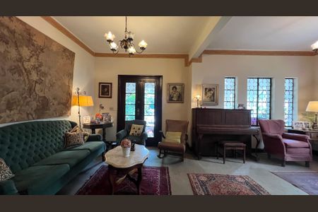 Casa à venda com 290m², 4 quartos e 3 vagasSala de TV