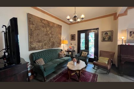 Casa à venda com 290m², 4 quartos e 3 vagasSala de TV