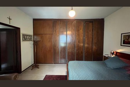 Casa à venda com 290m², 4 quartos e 3 vagasSuíte 2