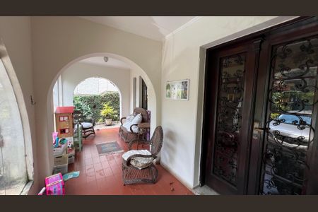 Casa à venda com 290m², 4 quartos e 3 vagasVaranda