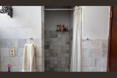 Casa à venda com 290m², 4 quartos e 3 vagasBanheiro da Suíte