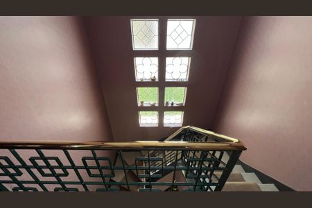 Casa à venda com 290m², 4 quartos e 3 vagasEscada