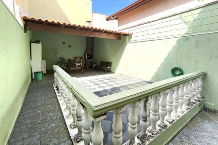 Casa à venda com 99m², 2 quartos e 2 vagasQuintal com Área de Serviço e Churrasqueira