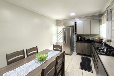 Casa à venda com 99m², 2 quartos e 2 vagasCozinha