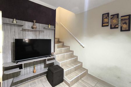 Casa à venda com 99m², 2 quartos e 2 vagasSala