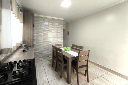 Casa à venda com 99m², 2 quartos e 2 vagasCozinha