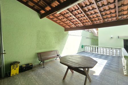 Casa à venda com 99m², 2 quartos e 2 vagasQuintal com Área de Serviço e Churrasqueira