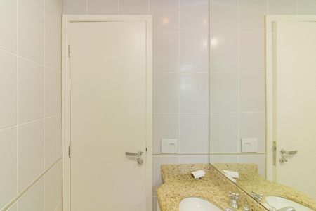 Apartamento à venda com 133m², 3 quartos e 2 vagasBanheiro da suite 1