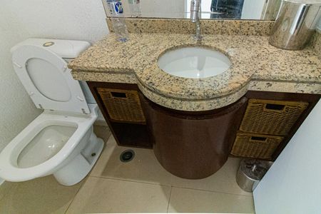 Apartamento à venda com 133m², 3 quartos e 2 vagasBanheiro da suite 3