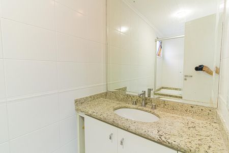 Apartamento à venda com 133m², 3 quartos e 2 vagasBanheiro da suite 2 (master)