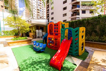 Apartamento à venda com 133m², 3 quartos e 2 vagasÁrea Comum - Playground