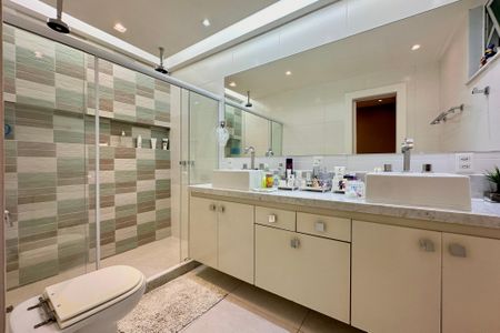 Apartamento à venda com 136m², 3 quartos e sem vaga Apartamento à venda com 136m², 3 quartos e sem vagaBanheiro da Suíte 2