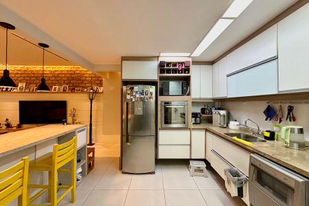 Apartamento à venda com 136m², 3 quartos e sem vaga Apartamento à venda com 136m², 3 quartos e sem vagaCozinha