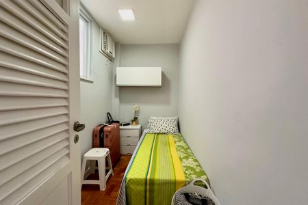 Apartamento à venda com 136m², 3 quartos e sem vaga Apartamento à venda com 136m², 3 quartos e sem vagaQuarto de Serviço