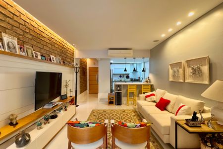 Apartamento à venda com 136m², 3 quartos e sem vaga Apartamento à venda com 136m², 3 quartos e sem vagaSala