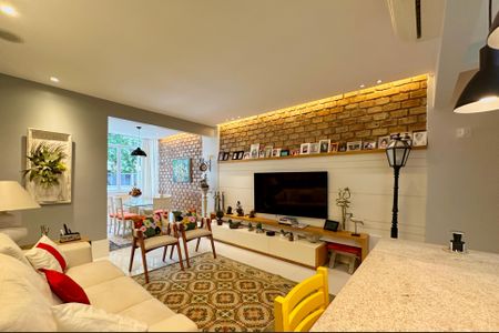 Apartamento à venda com 136m², 3 quartos e sem vaga Apartamento à venda com 136m², 3 quartos e sem vagaSala