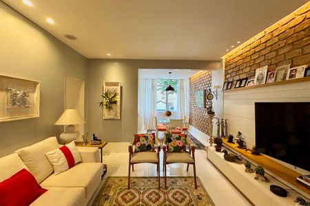 Apartamento à venda com 136m², 3 quartos e sem vaga Apartamento à venda com 136m², 3 quartos e sem vagaSala